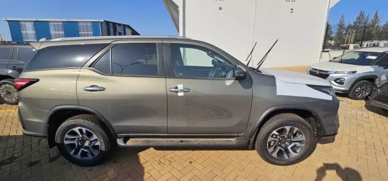 Toyota Fortuner   - 2025