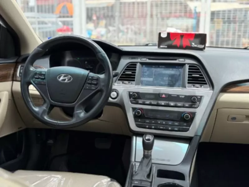 Hyundai Sonata   - 2016