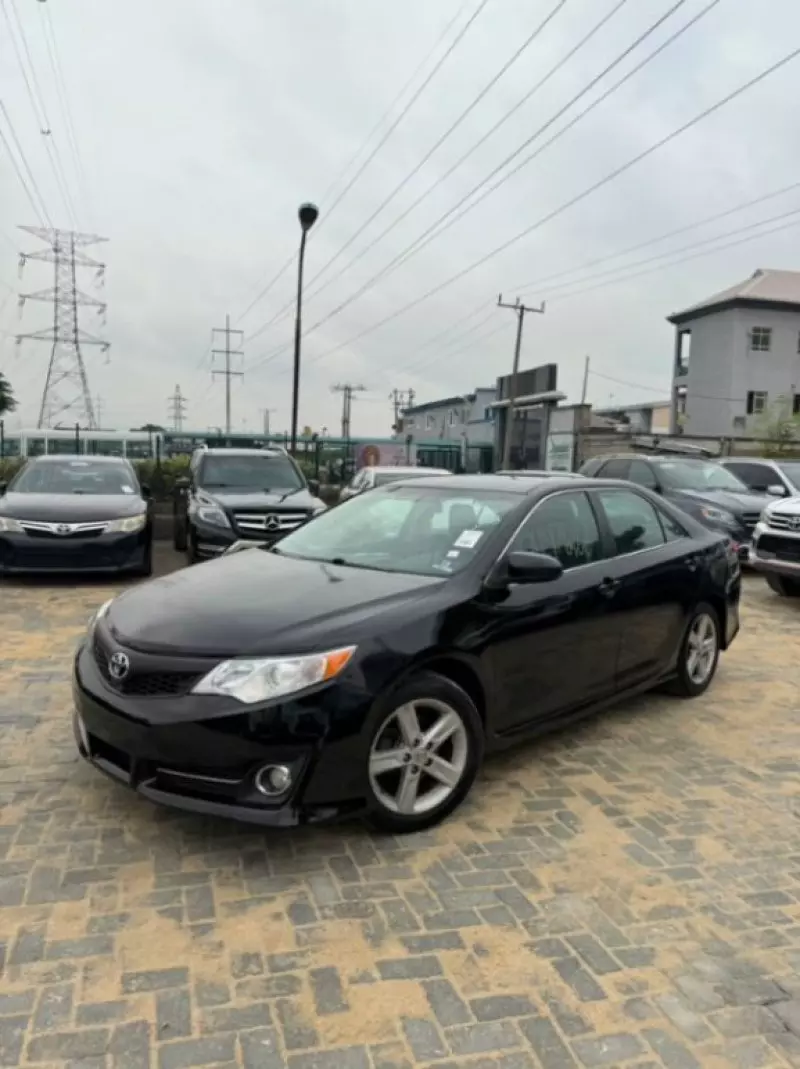 TOYOTA Camry   - 2014