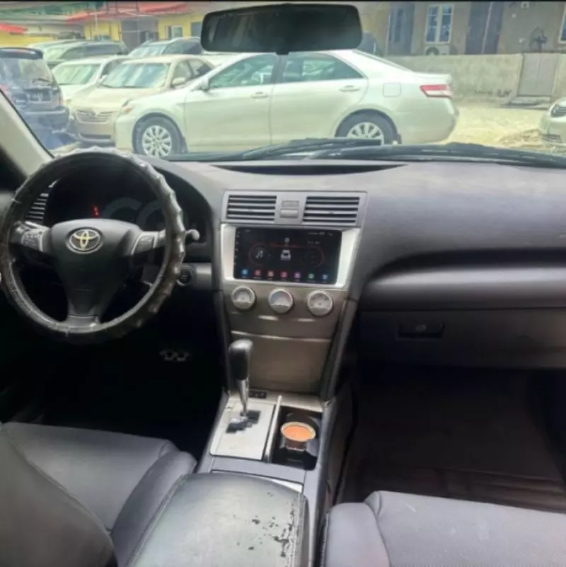 TOYOTA Camry - 2011