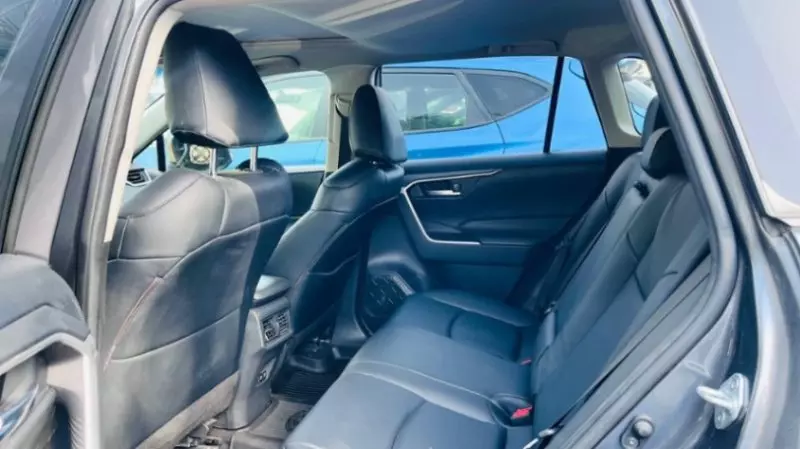 Toyota RAV4   - 2019