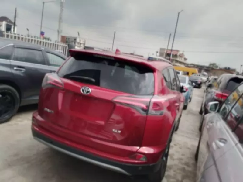 Toyota RAV 4   - 2017