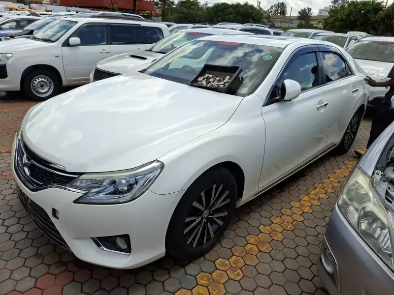 Toyota Mark X   - 2016