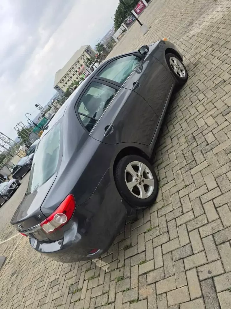 Toyota corolla   - 2013