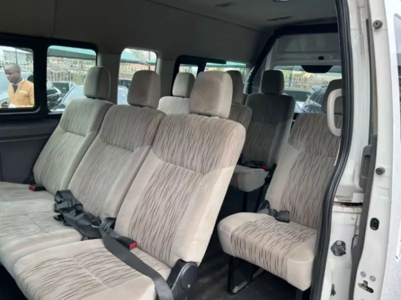 Nissan NV350   - 2017