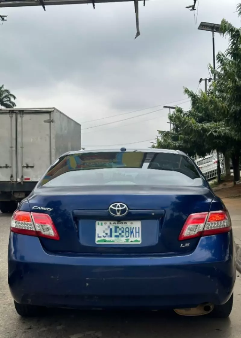 TOYOTA Camry   - 2011