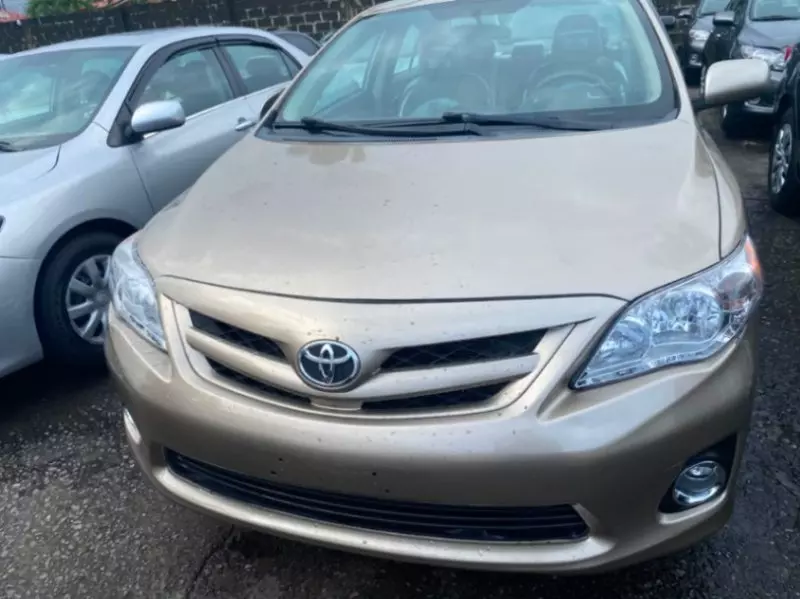 TOYOTA Corolla   - 2010