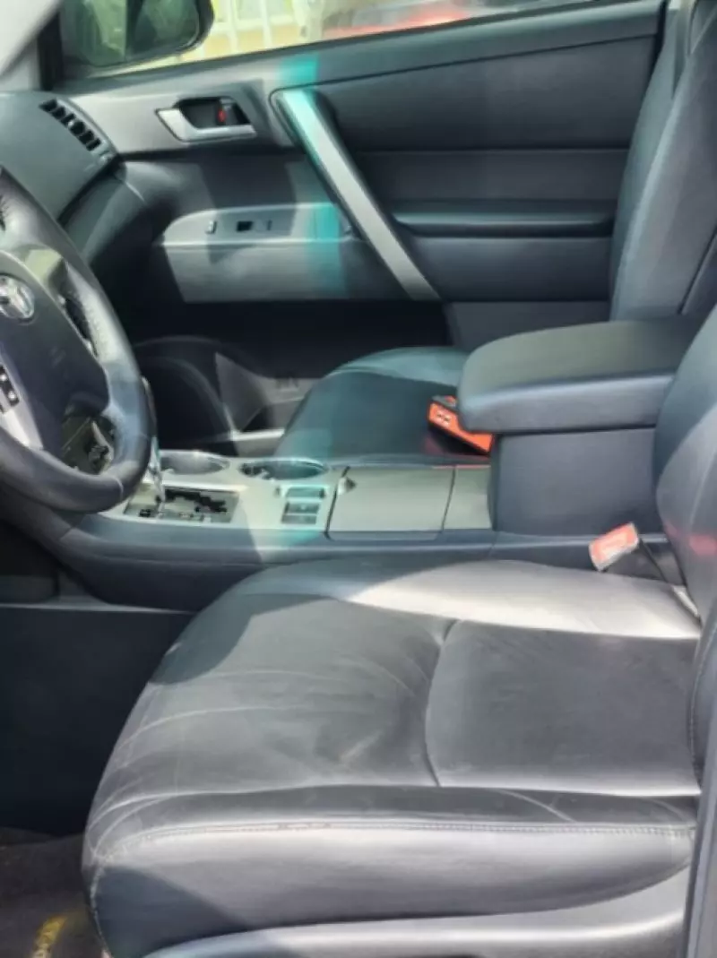 Toyota Highlander   - 2013
