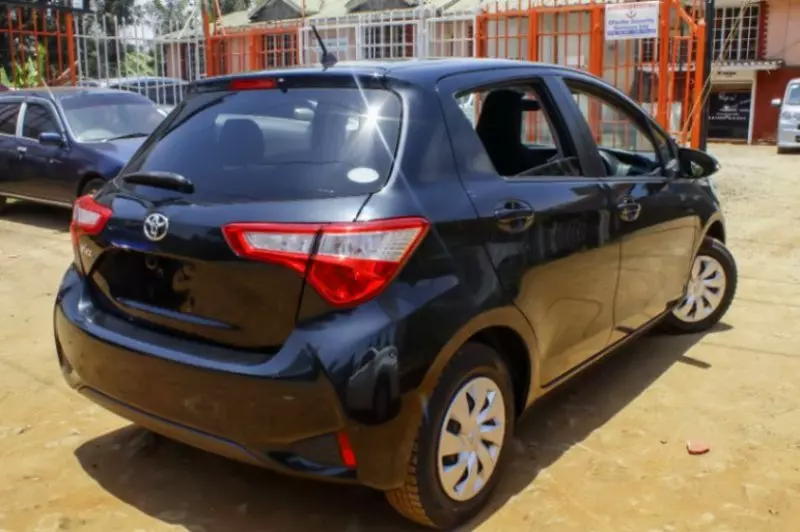 Toyota Vitz   - 2018