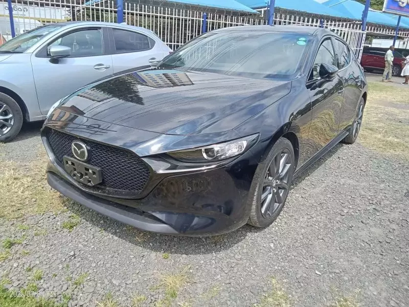 Mazda 3   - 2019