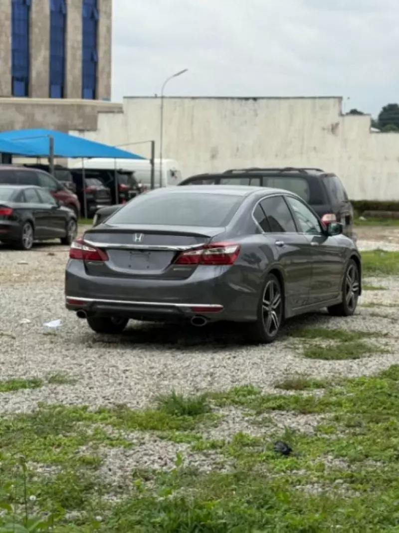 Honda Accord   - 2016
