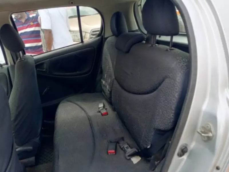 Toyota yaris   - 2003