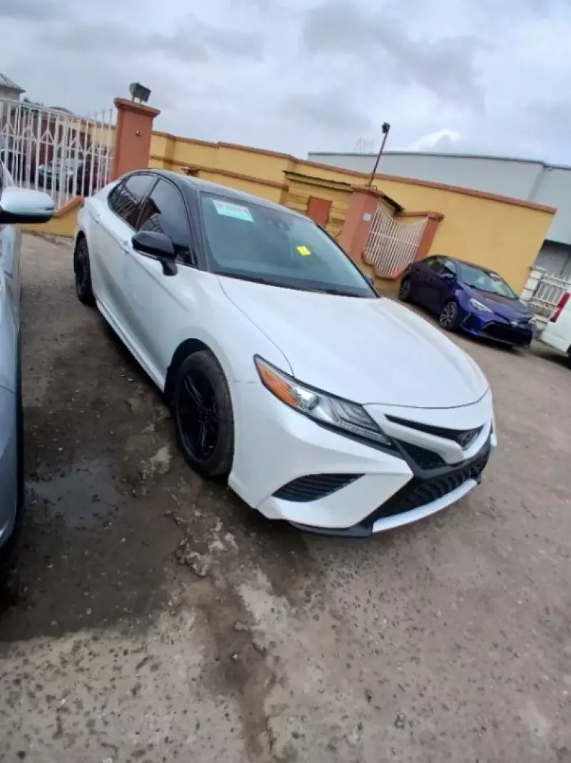 TOYOTA Camry - 2019
