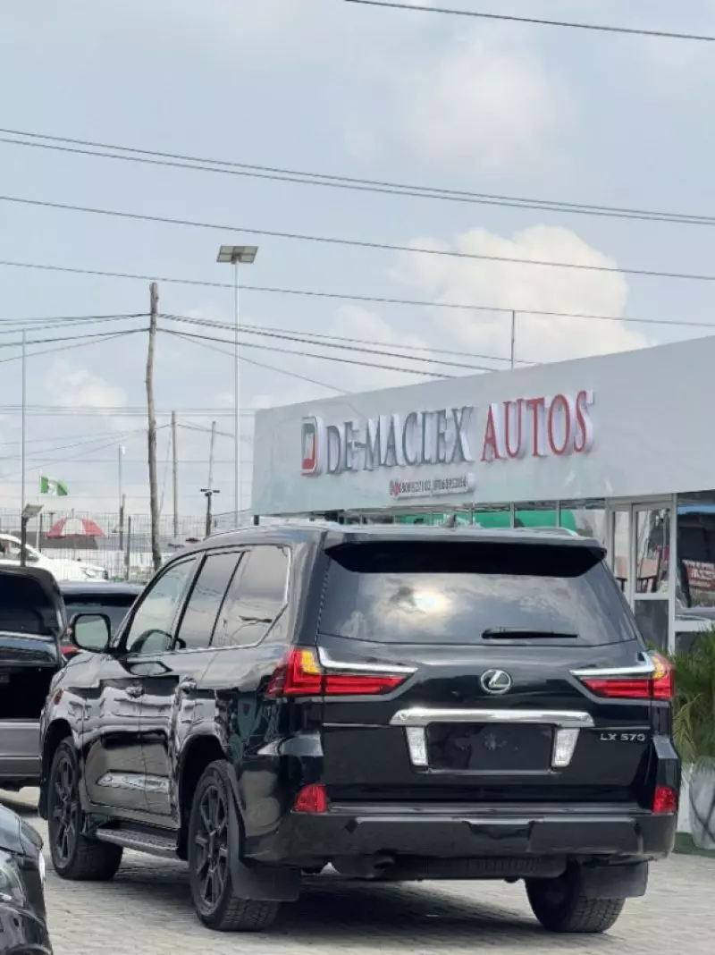 Lexus LX   - 2017