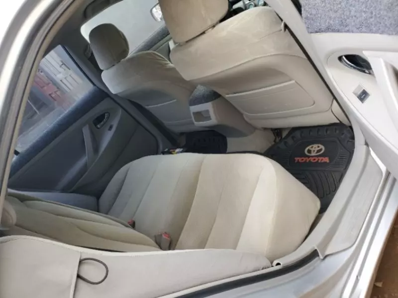 Toyota Camry   - 2010