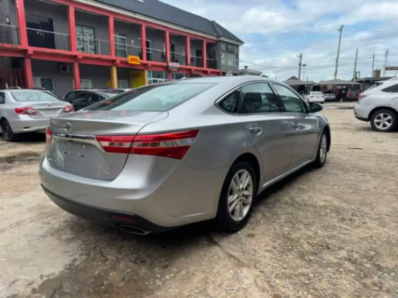 TOYOTA Avalon   - 2015