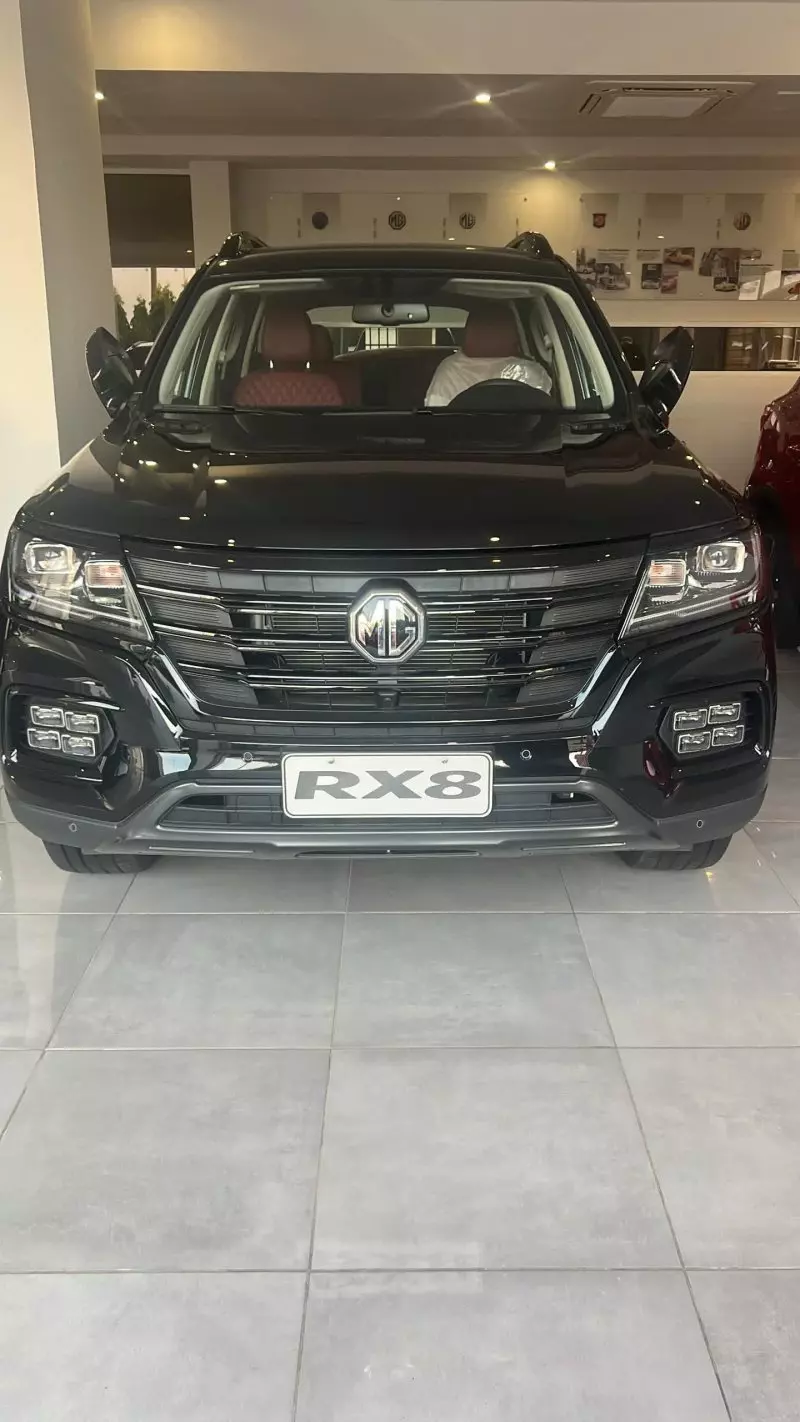 MG MG RX8	SUV 4X4 -7 places- 2,0L Turbo - version luxe   - 2025