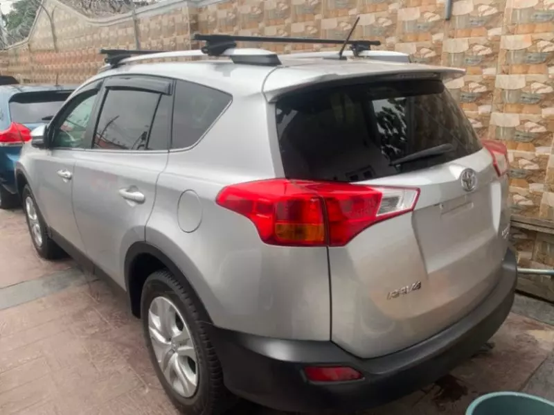 TOYOTA RAV 4 - 2015