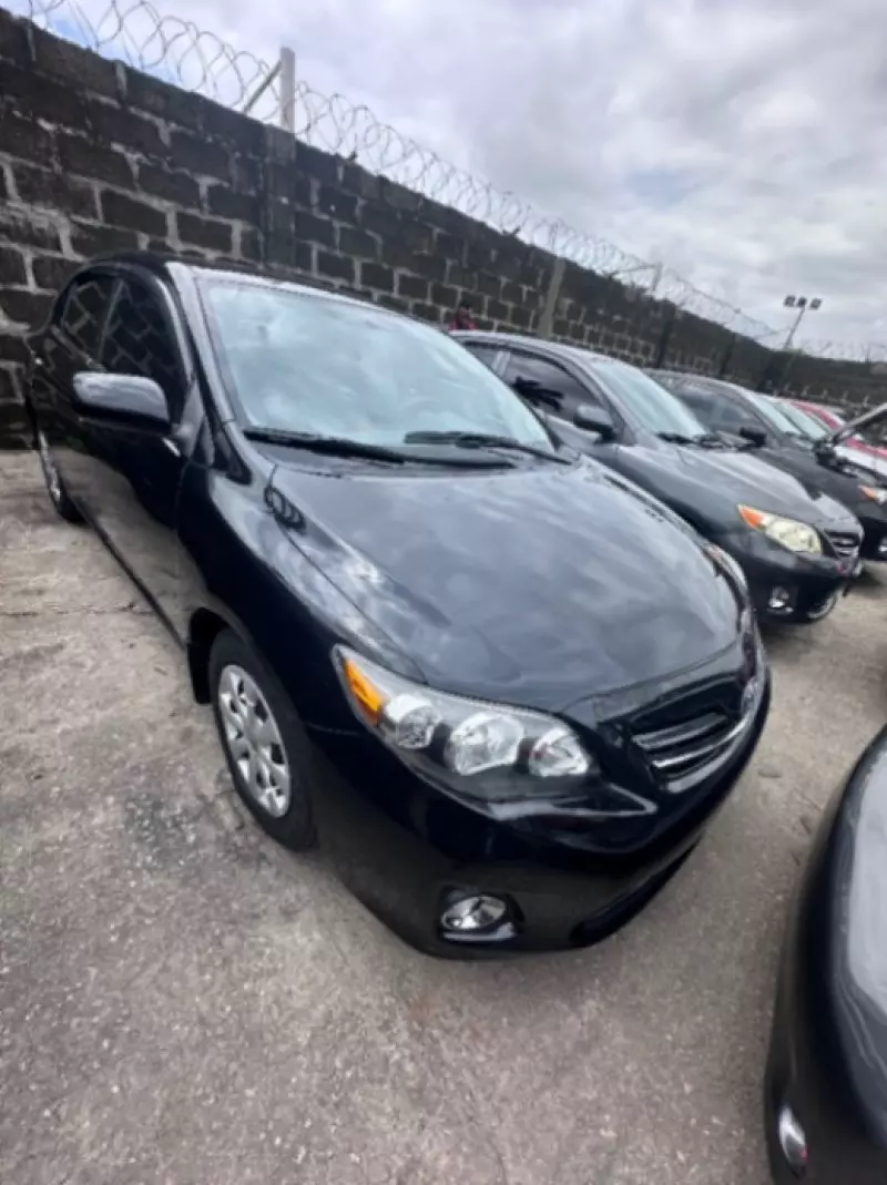 Toyota Corolla   - 2010