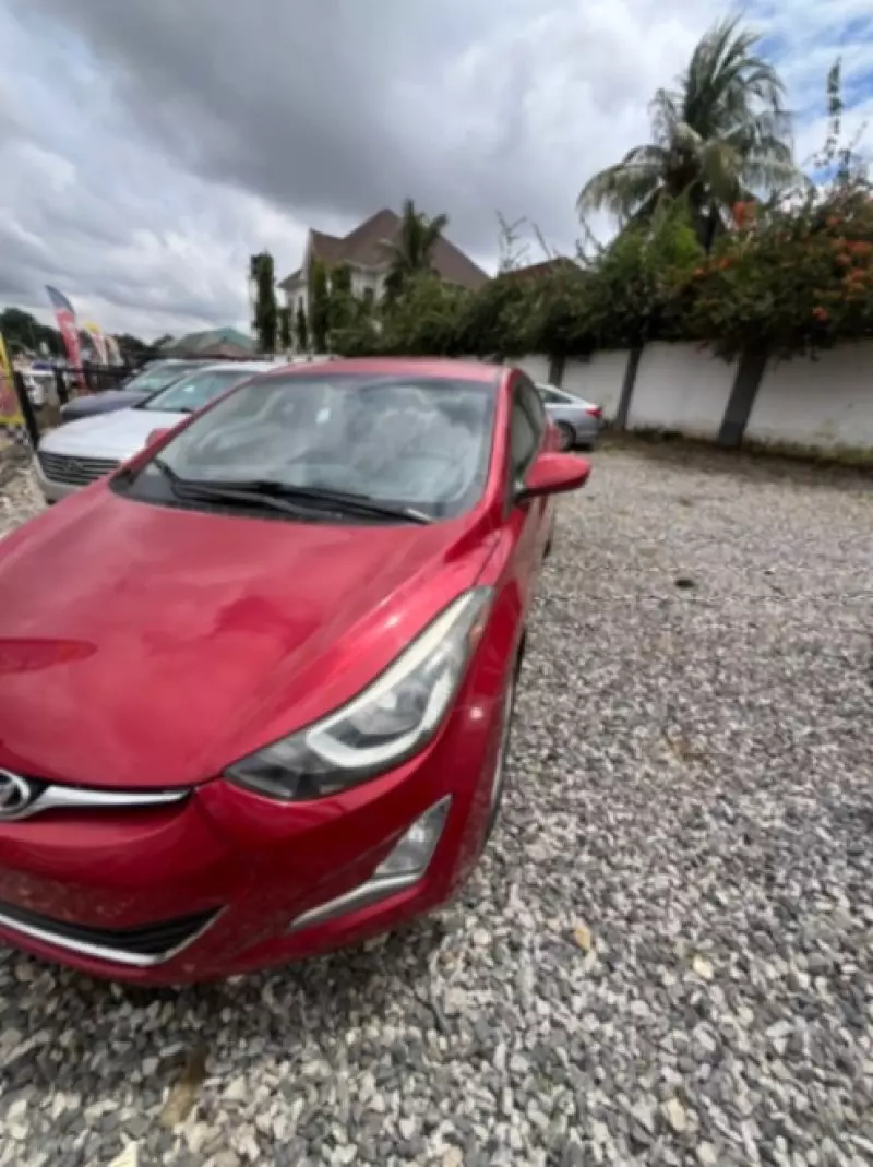 Hyundai Elantra   - 2014