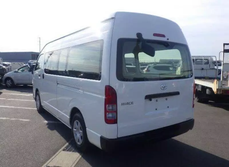 Toyota Hiace   - 2018
