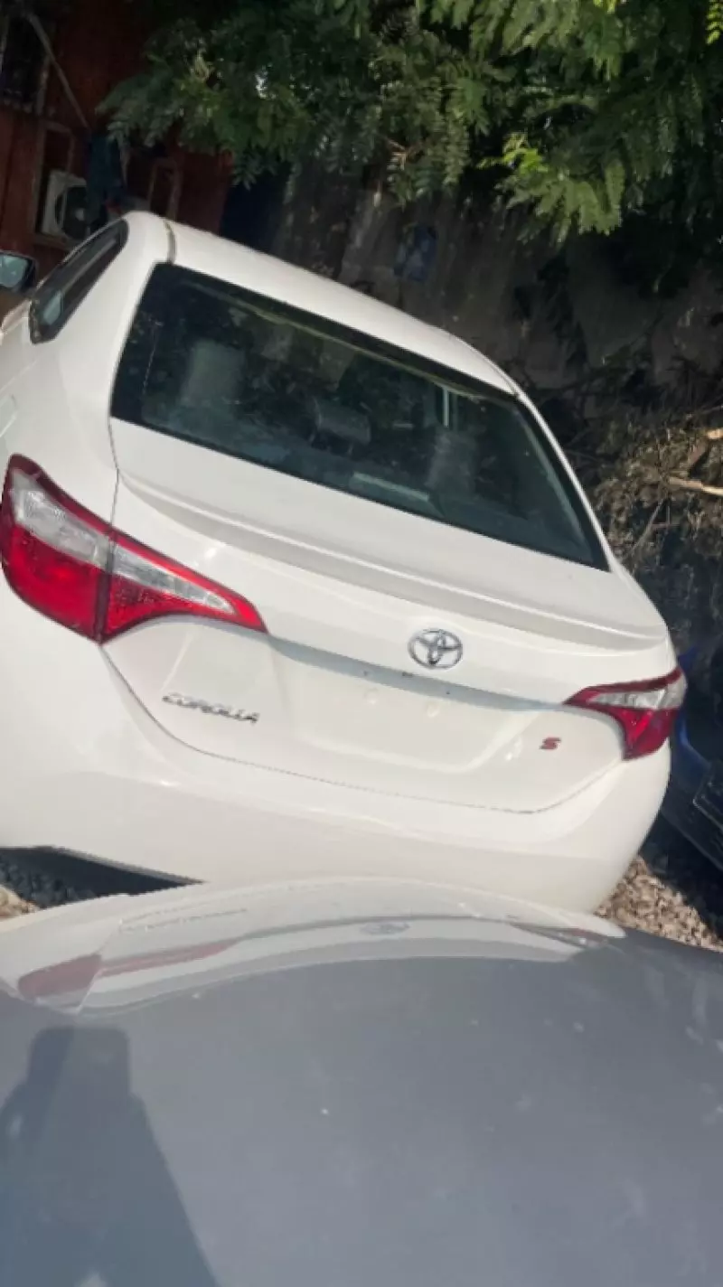 TOYOTA Corolla   - 2017