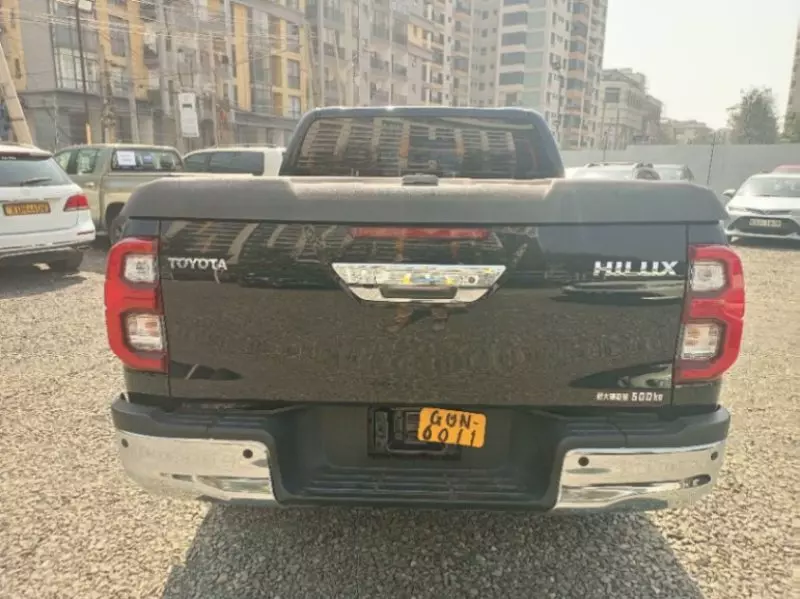 TOYOTA Hilux   - 2021