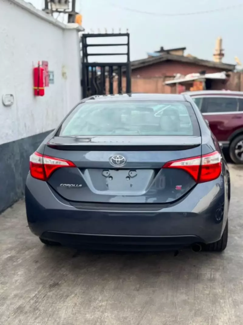 TOYOTA Corolla   - 2015