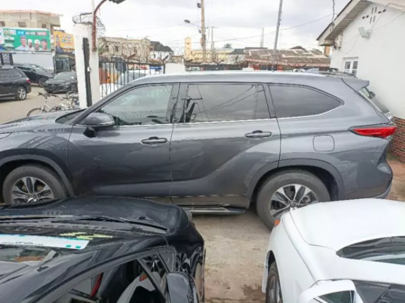Toyota Highlander   - 2009