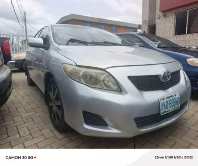 Toyota Corolla   - 2010
