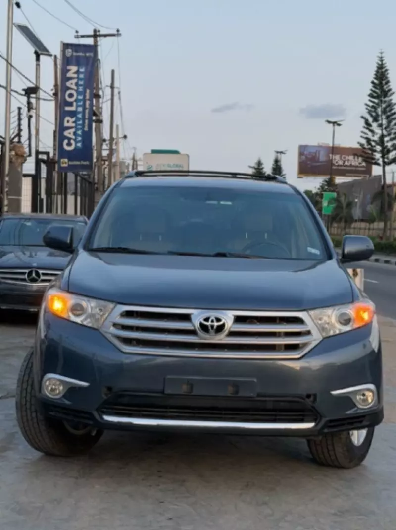TOYOTA Highlander   - 2011