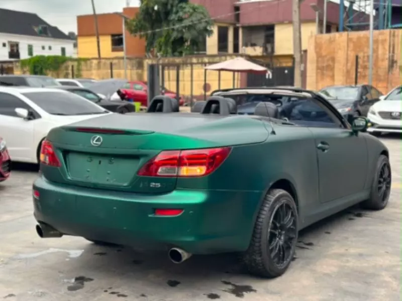 Lexus IS   - 2011