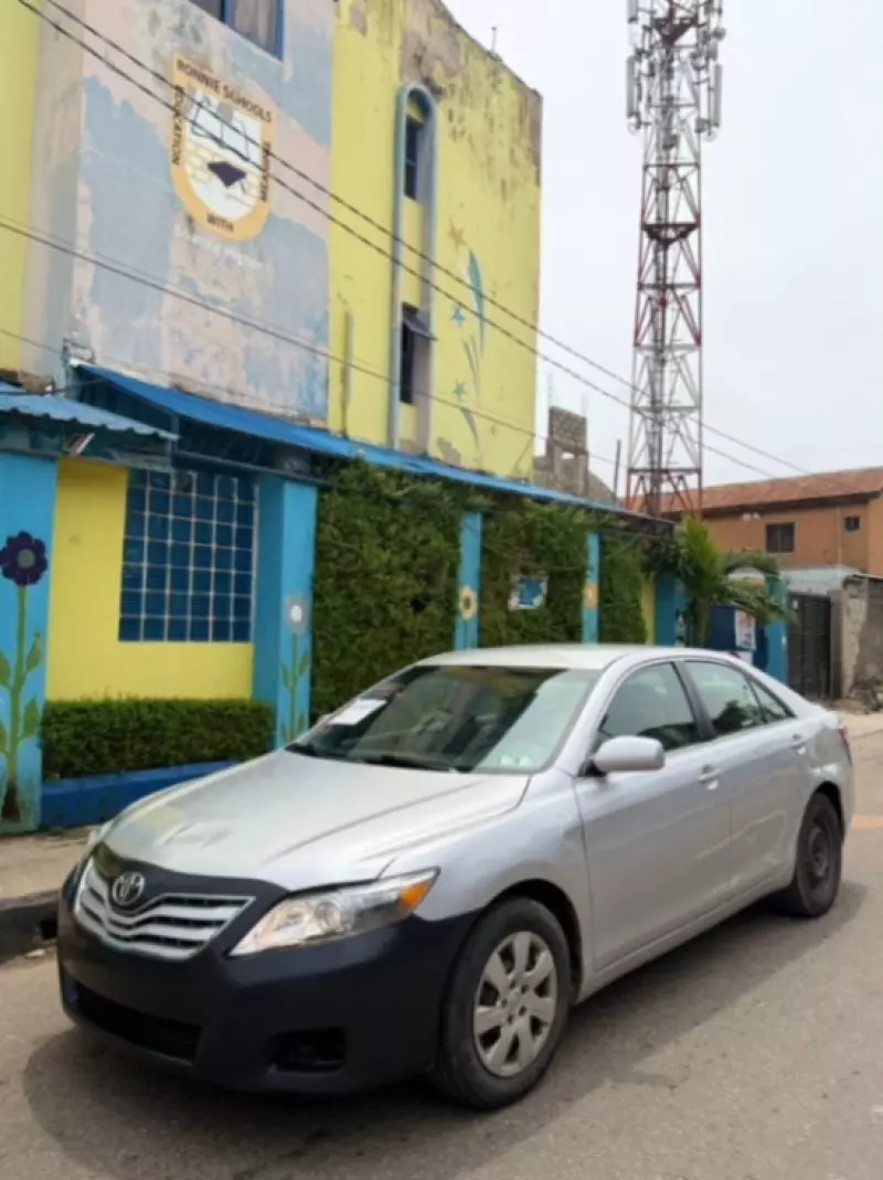 Toyota Camry   - 2011