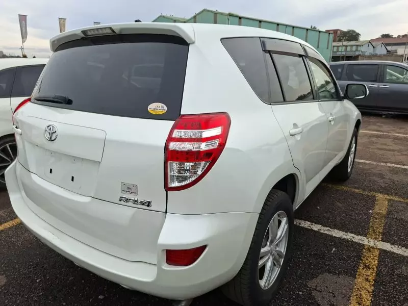Toyota RAV 4   - 2012