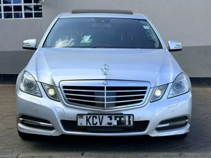 Mercedes-Benz E350   - 2012