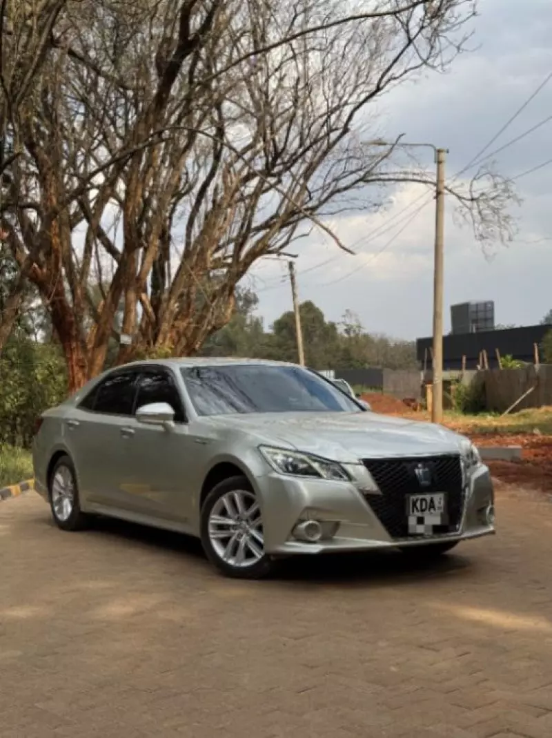 Toyota Crown   - 2015