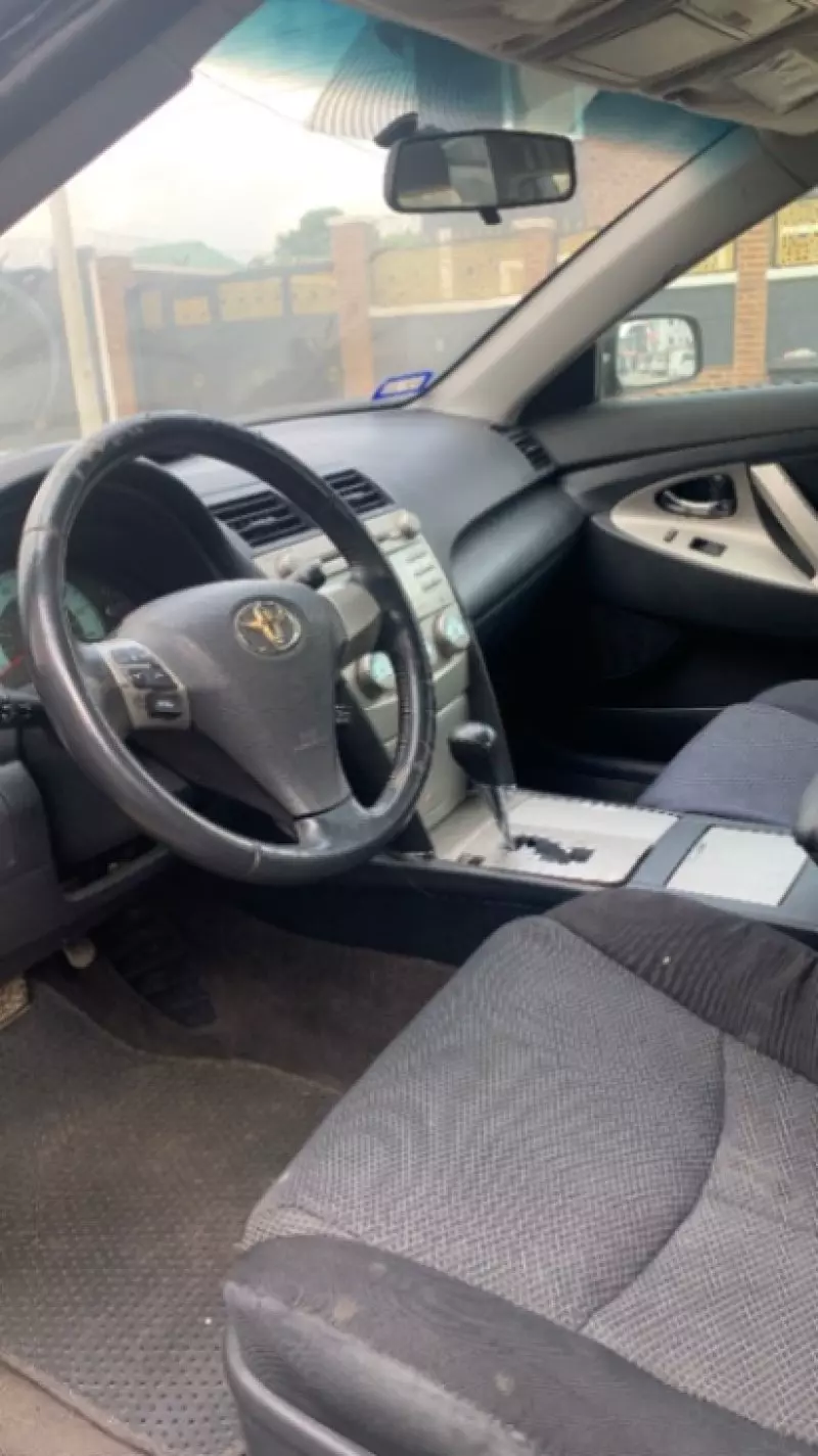 TOYOTA Camry - 2009