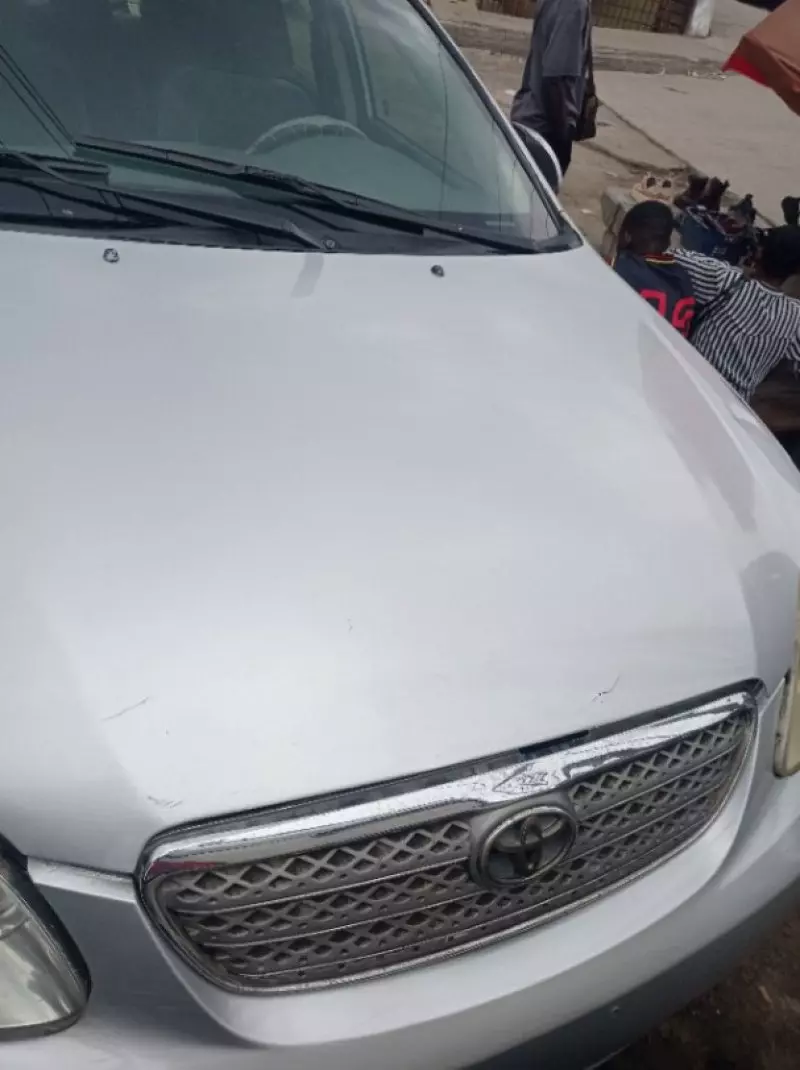 Toyota Corolla   - 2005