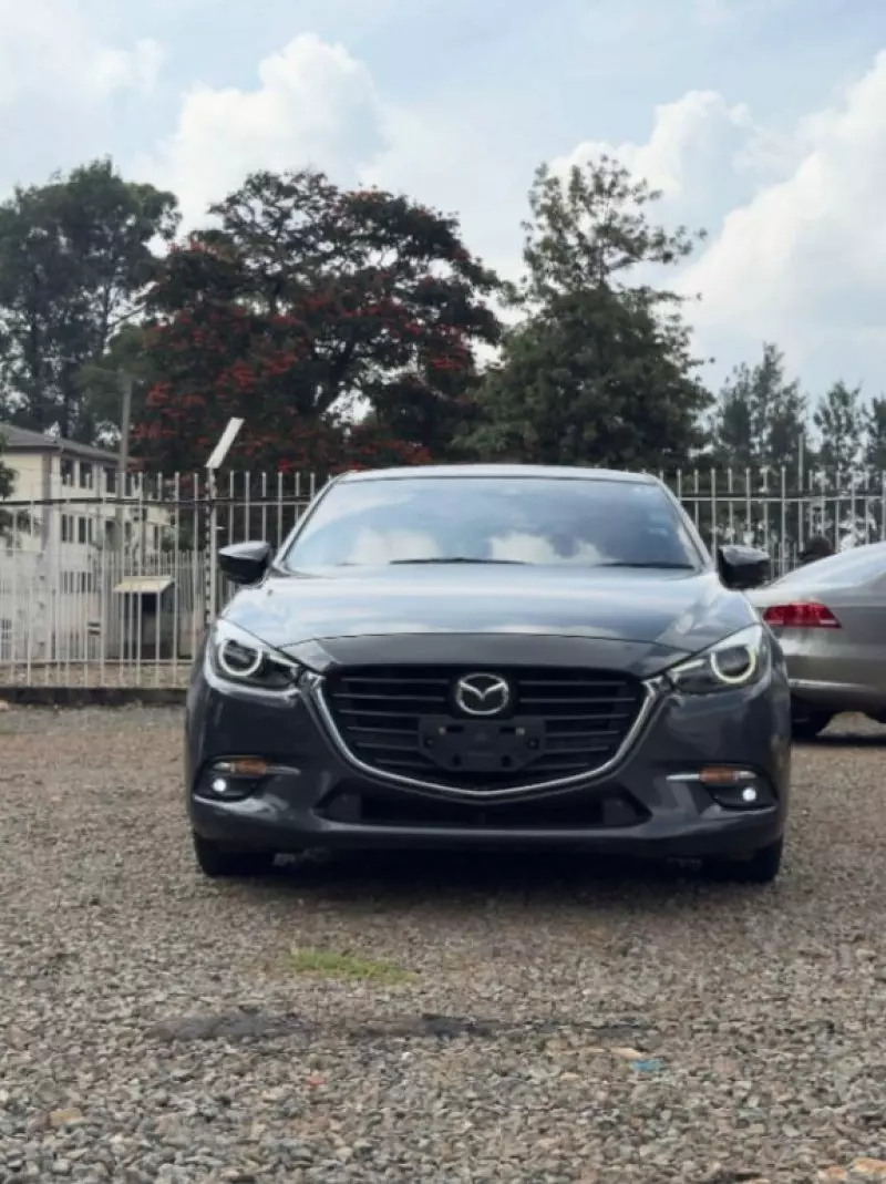 Mazda Axela    - 2017