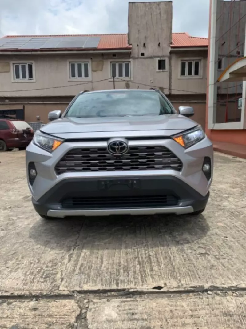 TOYOTA RAV 4   - 2019