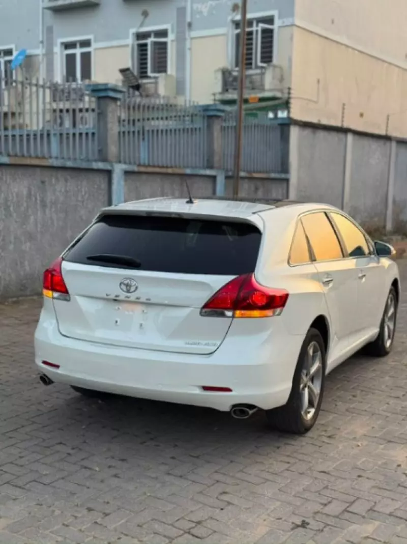 Toyota Venza   - 2016