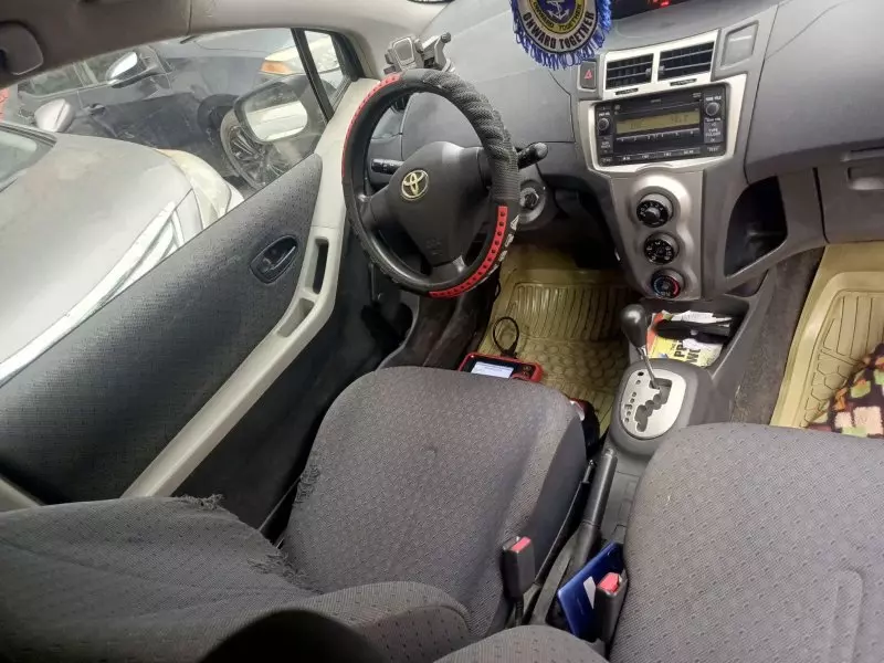 Toyota Yaris   - 2009