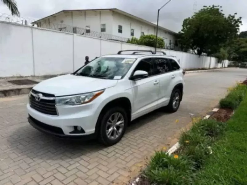 TOYOTA Highlander   - 2015
