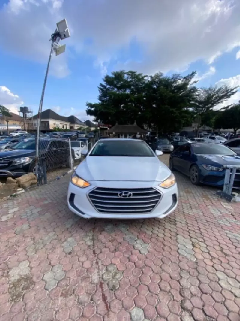 Hyundai Elantra   - 2017