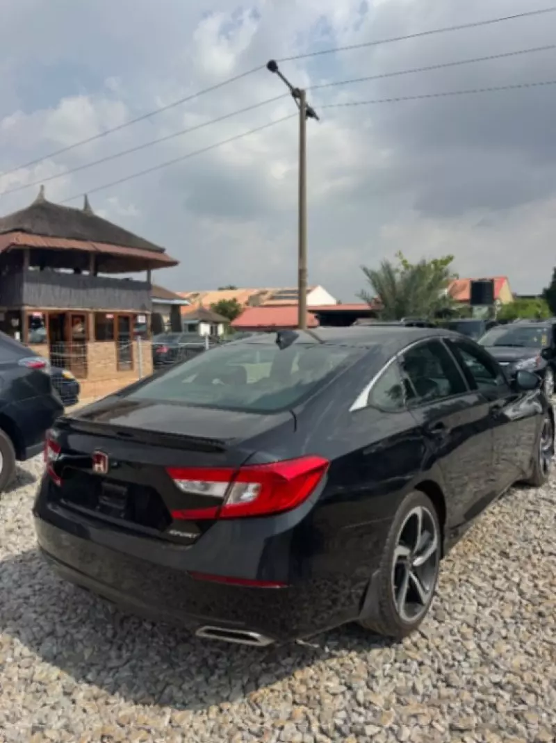 Honda Accord   - 2018