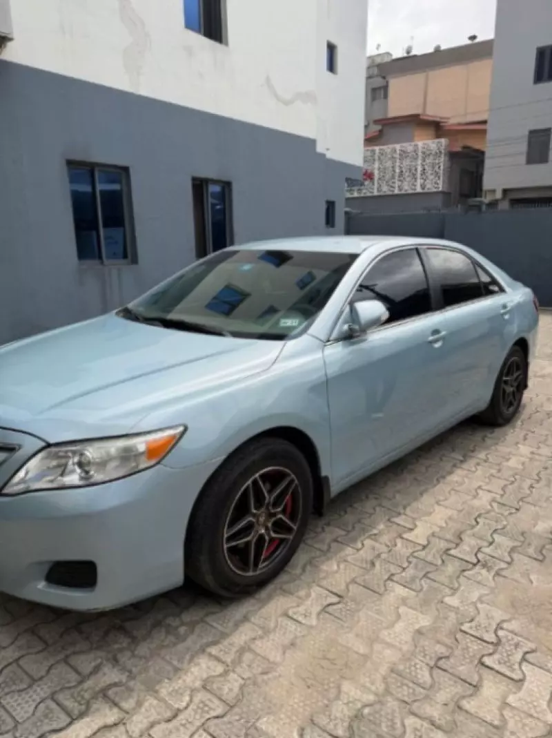 TOYOTA Camry - 2011