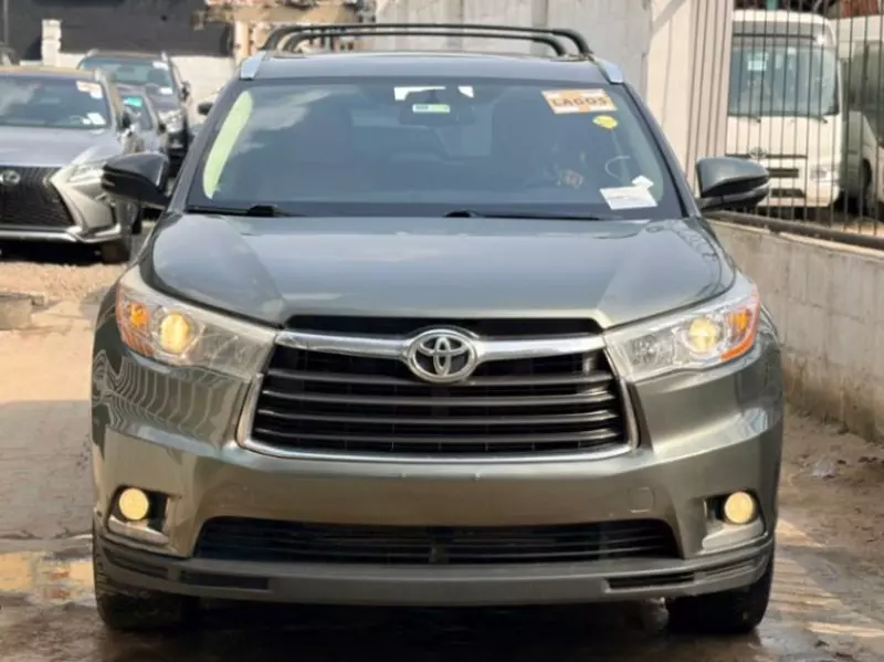 TOYOTA Highlander   - 2015
