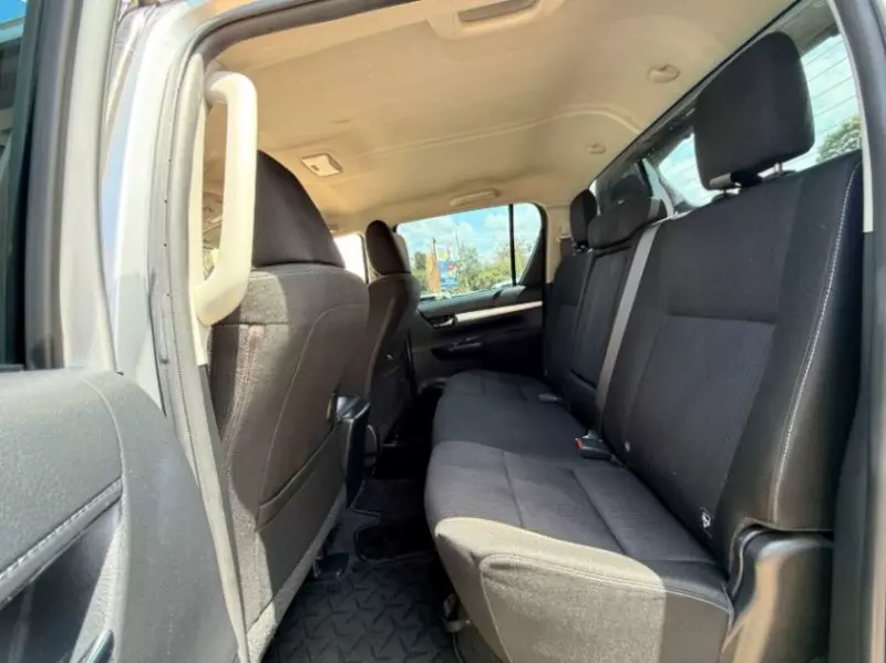 Toyota Hilux   - 2020