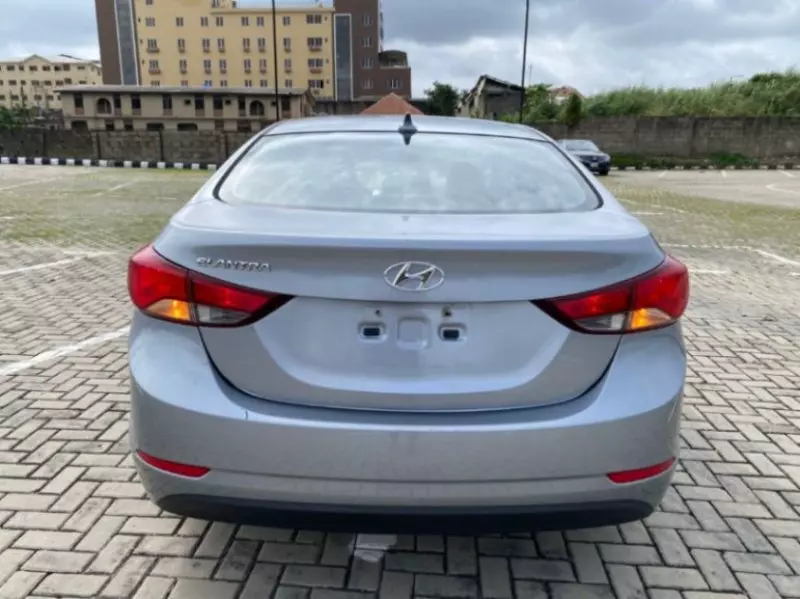 Hyundai Elantra   - 2014