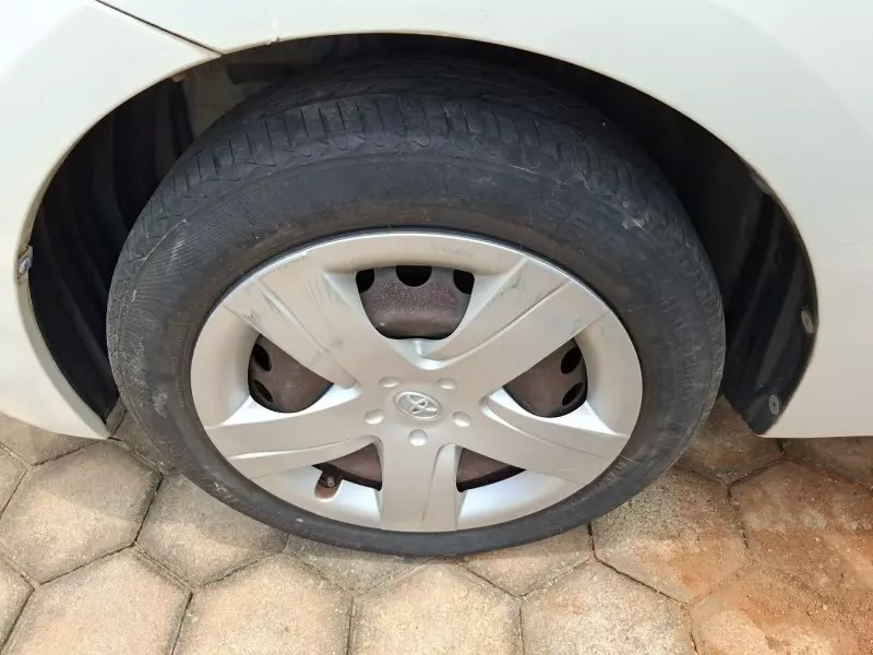 Toyota Ractis   - 2012